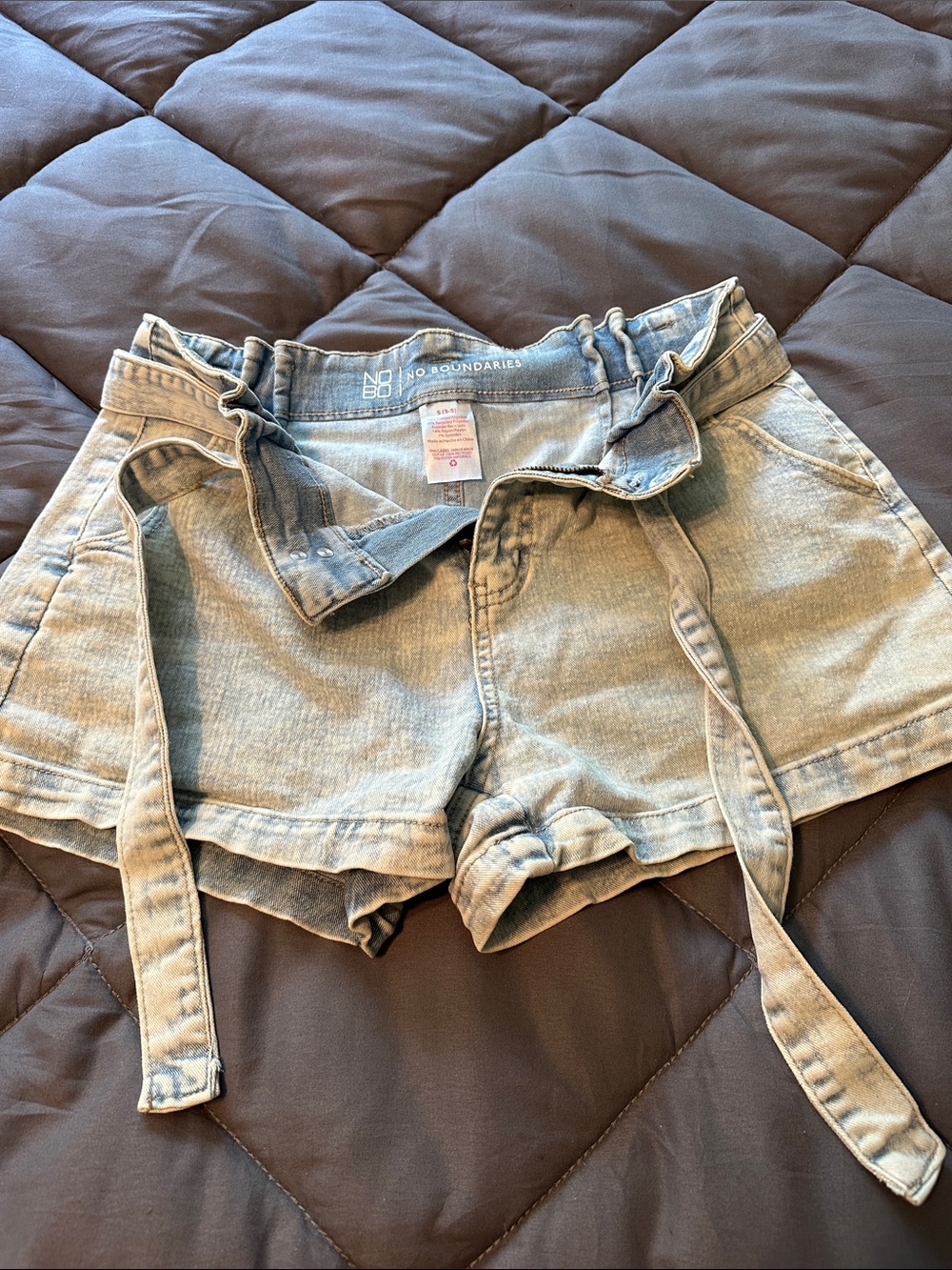 No Boundaries Light Blue Wash Denim Tie-Belt Women's Shorts